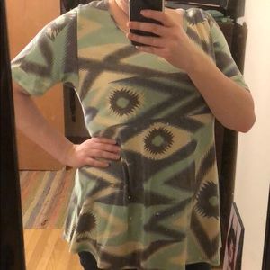 Patterned blue and cream t-shirt